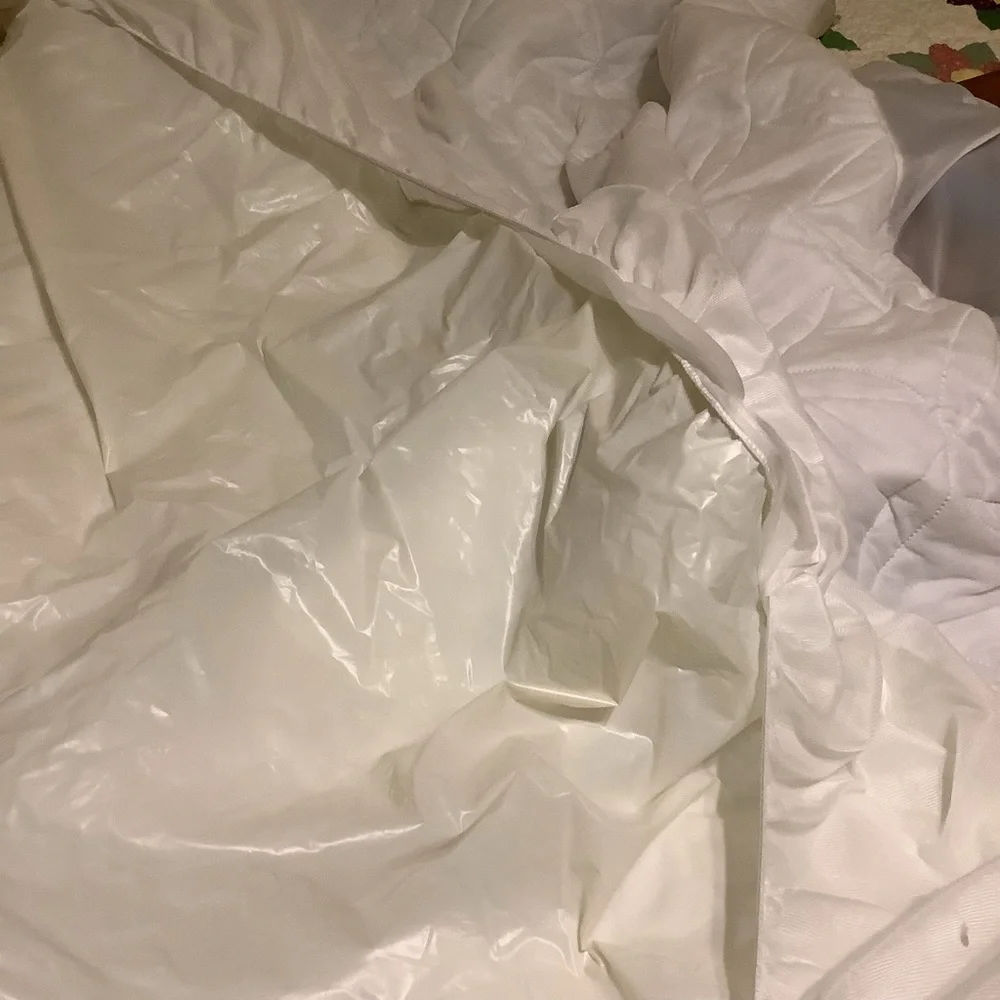 Queens size waterproof mattress pad